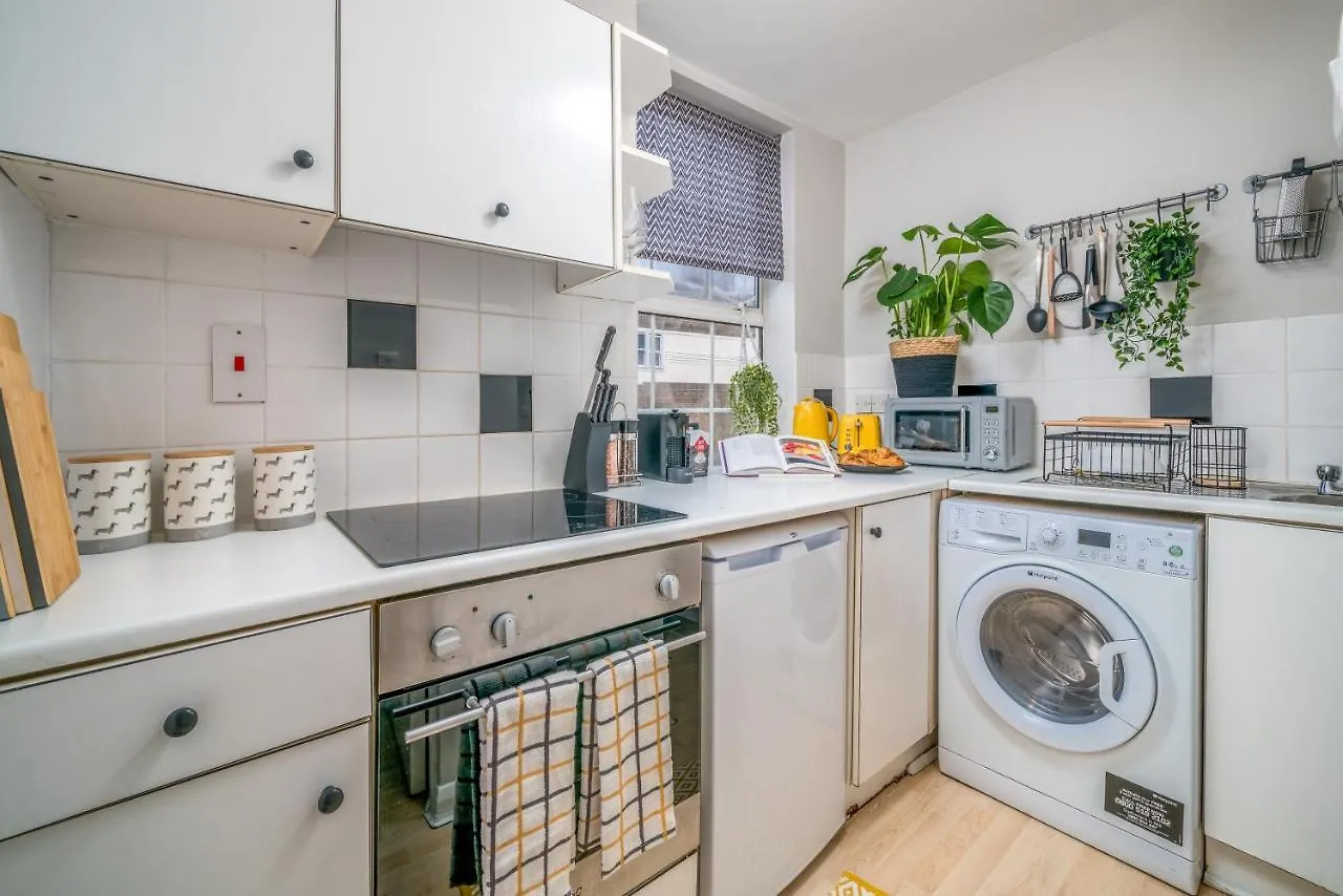 Apartment By Liverpool Street/ Spitalfields Market Лондон