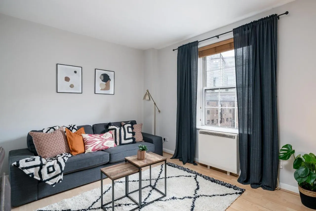 Apartment By Liverpool Street/ Spitalfields Market Лондон